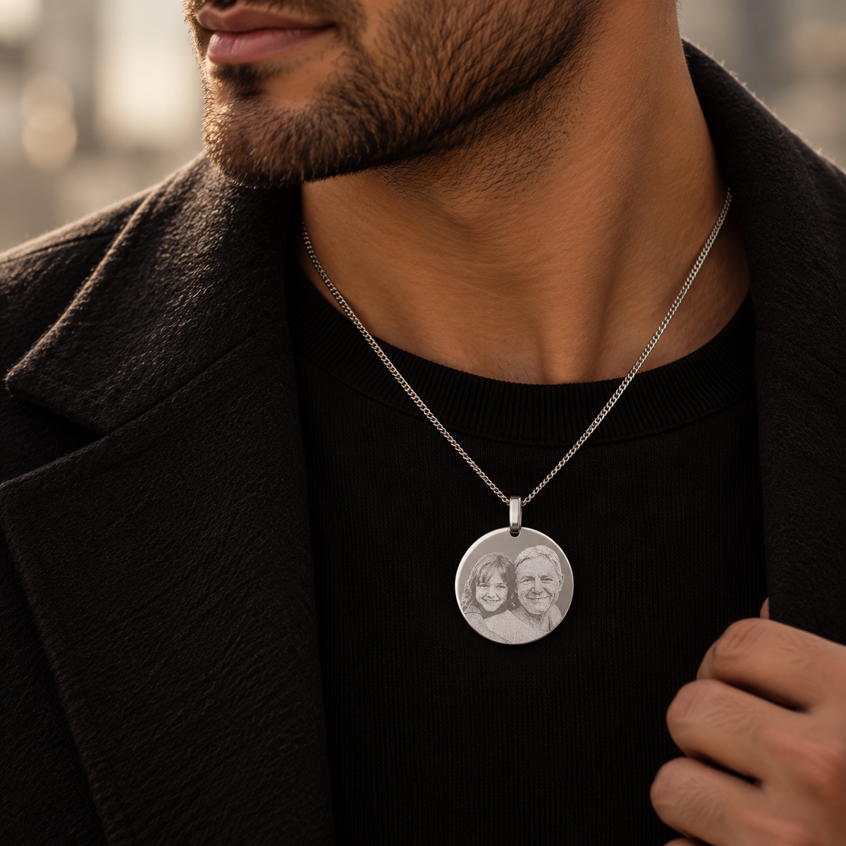 KINLORE A12 personalised 925 sterling silver round photo pendant worn by man