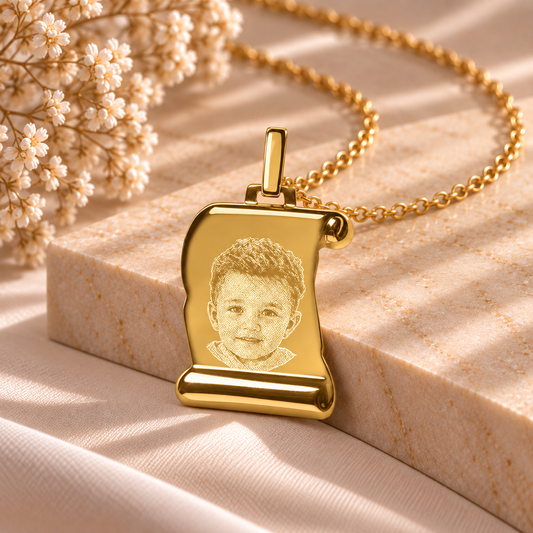 KINLORE PO10 personalised gold scroll photo pendant with chain