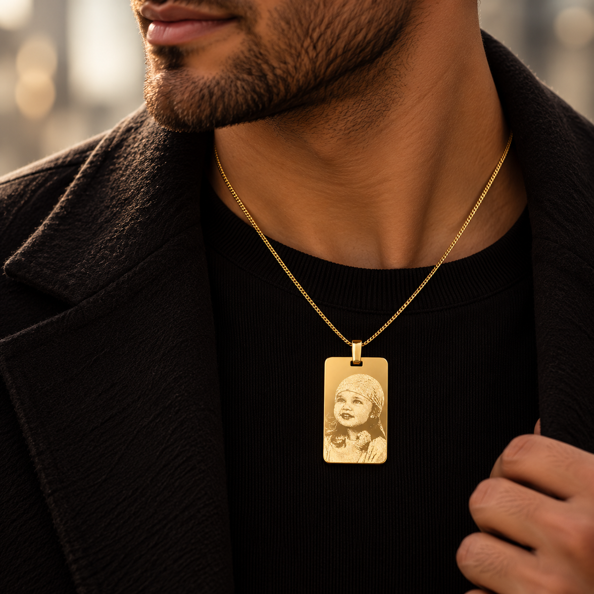 KINLORE PO11 personalised 18ct gold plated rectangular photo pendant worn by man